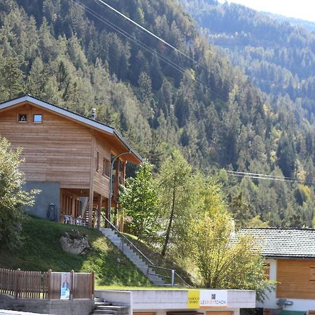 Chalet Tzarbonire Bed & Breakfast Chalais Екстериор снимка